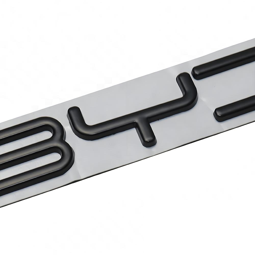 1 ks 3D kovové logo odznak s písmeny pro auto BYD Dekorace zadního kufru Nálepka Stylingové Auto Doplňky