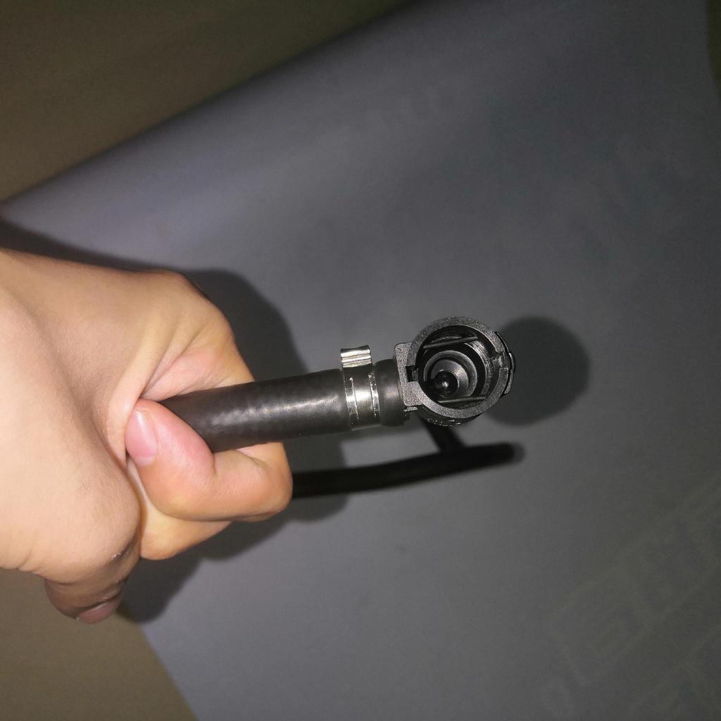 BMW G11/G12/G30/G31/G32 Cylinder Head Expansion Tank Hose (Part No. 17128602600)