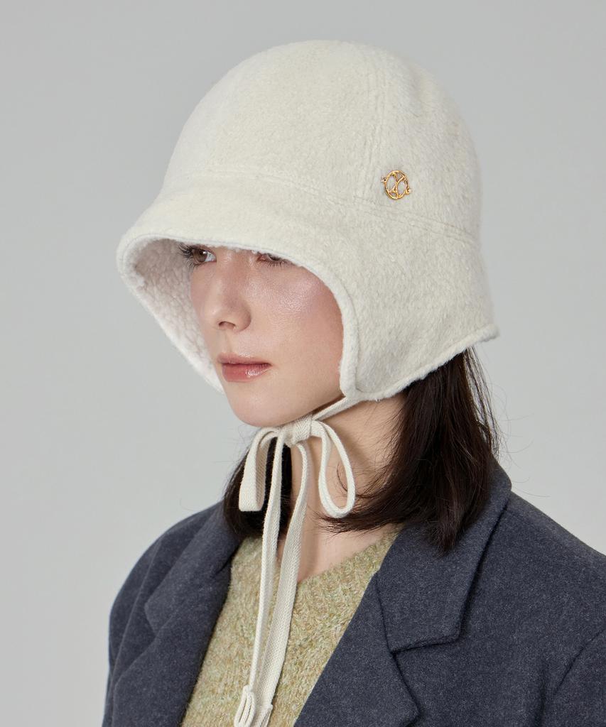 Bajal Va Curved Circle Logo Flap Bonnet Hat Cream