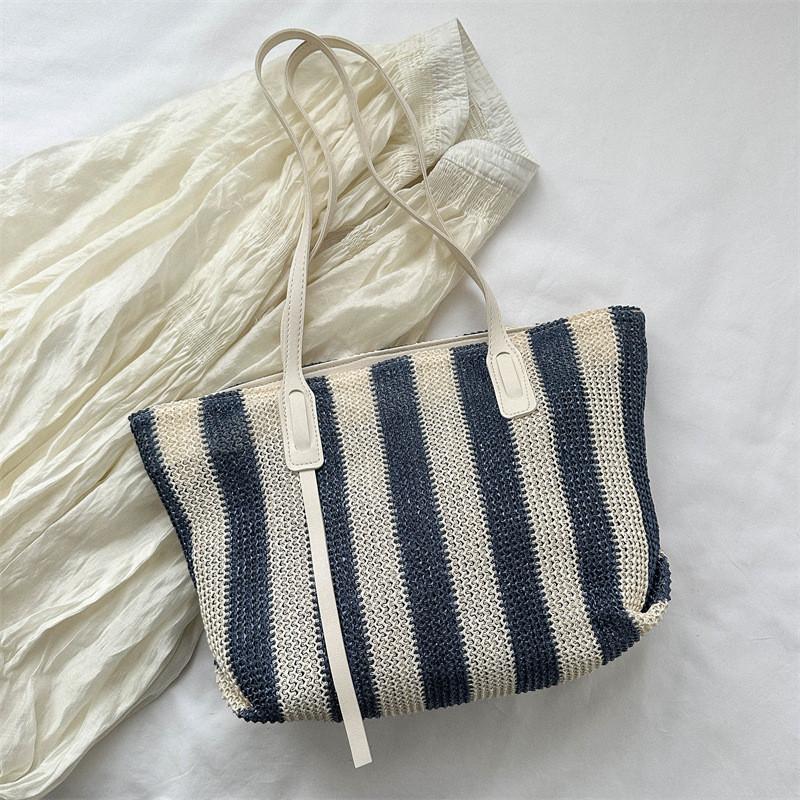 Chic Summer Tote Bag For Women Simple Elegant Design With Phone Pocket And Inner Pockets