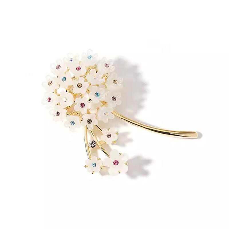 The Elegant Dandelion Brooch Is A Light Luxury and Niche Brooch with Exquisite Diamond-encrusted Brooches