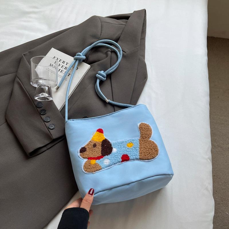 

Раннеосенняя новая мультяшная сумка через плечо в зарубежном стиле 2025 ранняя осень новая сумка-ведро большой вместимости для отдыха синий