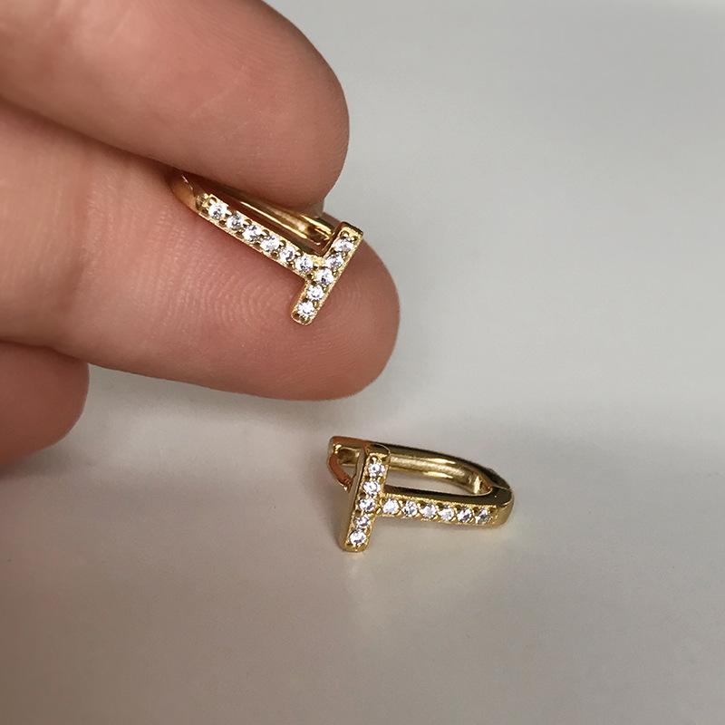 

Універсальні сережки-кафи S925 зі стерлінгового срібла з золотим покриттям, з Т-подібним дизайном, інкрустовані діамантами – Модні жіночі сережки Platinum Earrings