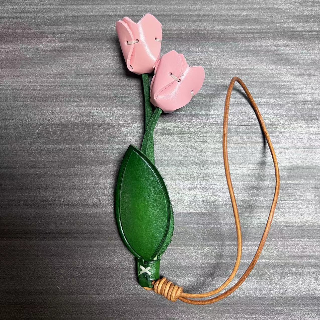 

Нова серія «Історія Квітів» Ручний пошив Підвіска-брелок Тюльпан та Супутня прикраса для сум Кактус Підвіска Мотузкові аксесуари Креативний декор рожевий