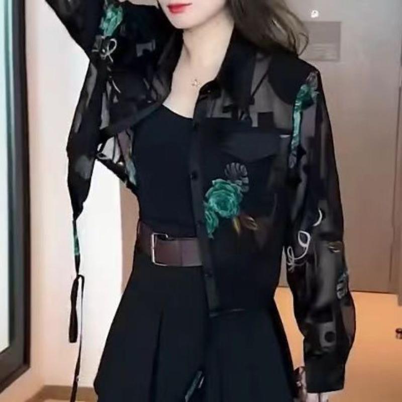 

The Chubby Girl s New Chinese-style Sun-protective Clothing Is Loose and Slimming. She Wears A Long-sleeved Shirt Over A Short Coat 4XL