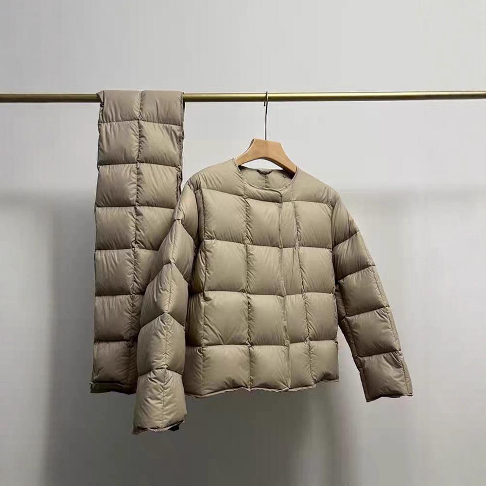 Winter New Down Jacket Women's Short White Duck Down Removable Scarf Puff Checkered Jacket