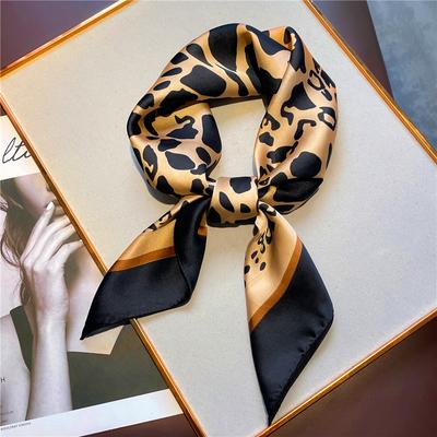 Prabangaus prekės ženklo leopardo rašto kvadratinė skara moteriška dirbtinio šilko skara kasdienė universali puošmena maža kaklo skara 70CMx70CM
