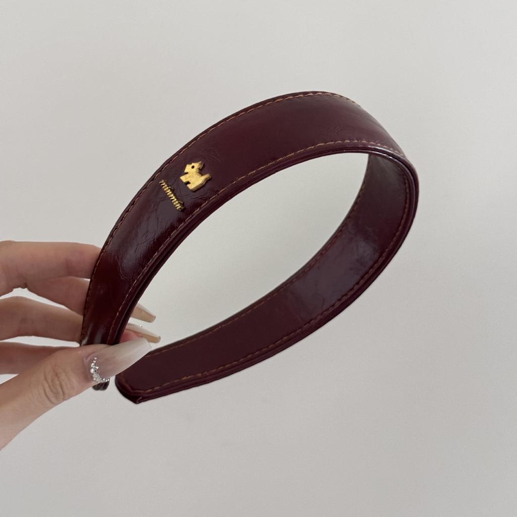 Retro Leder Hundeförmiges Stirnband mit breiter Krempe mit hochwertiger Haptik und einem hohen Stirnband auf dem Oberkopf