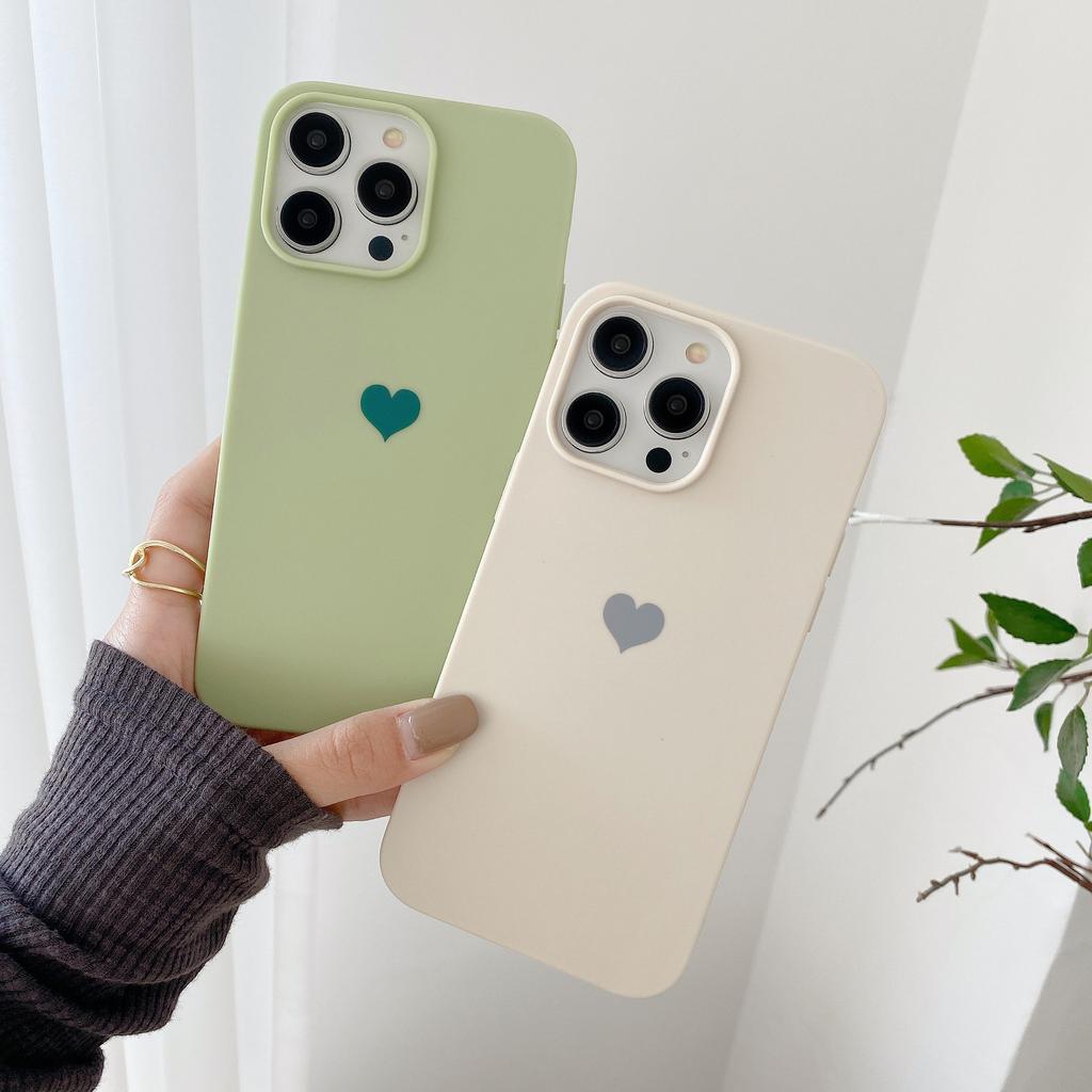 Apple 17PROMAX love matte mobile phone case, small love mobile phone case, matte feel soft case 16PRO is suitable.