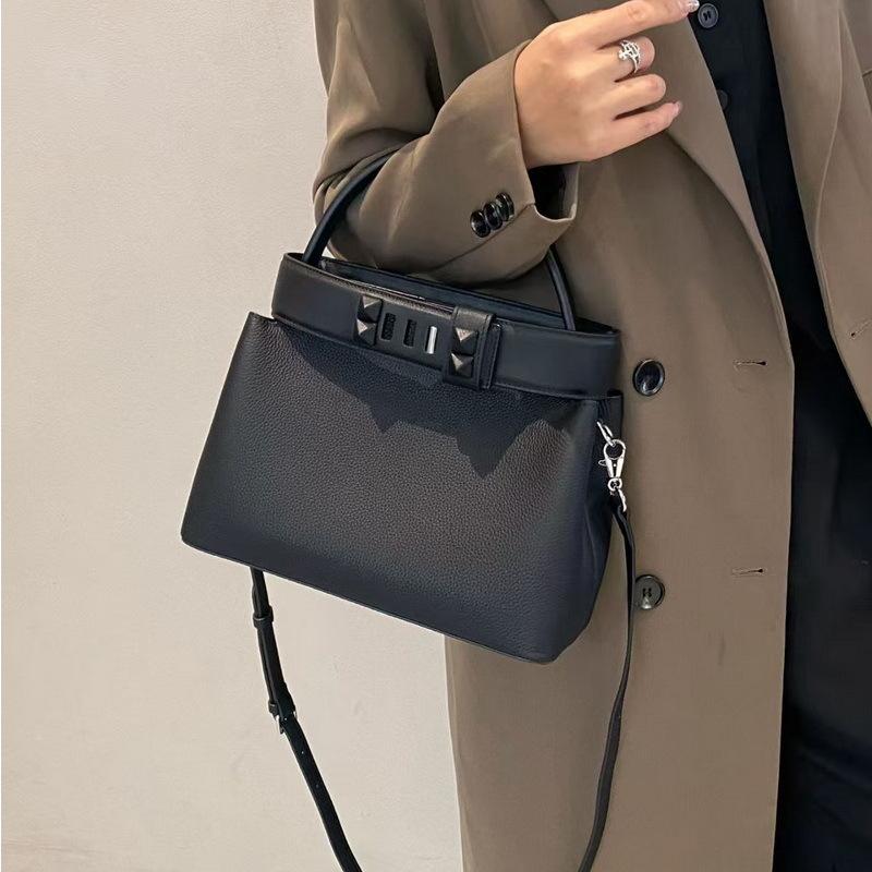 2025 New Style Genuine Leather Womens Bag Top Layer Cowhide Togo Leather With Swift Leather Medor Bag Leather With Accessories Oil Wax Bag