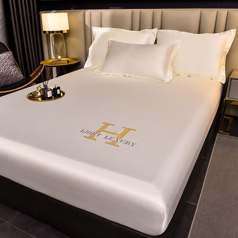 High-end Satin Fitted Sheet with Elastic Band Solid Color Silky Bed Sheet Smooth Non-Slip Mattress Cover Bedspreads Bed Linen