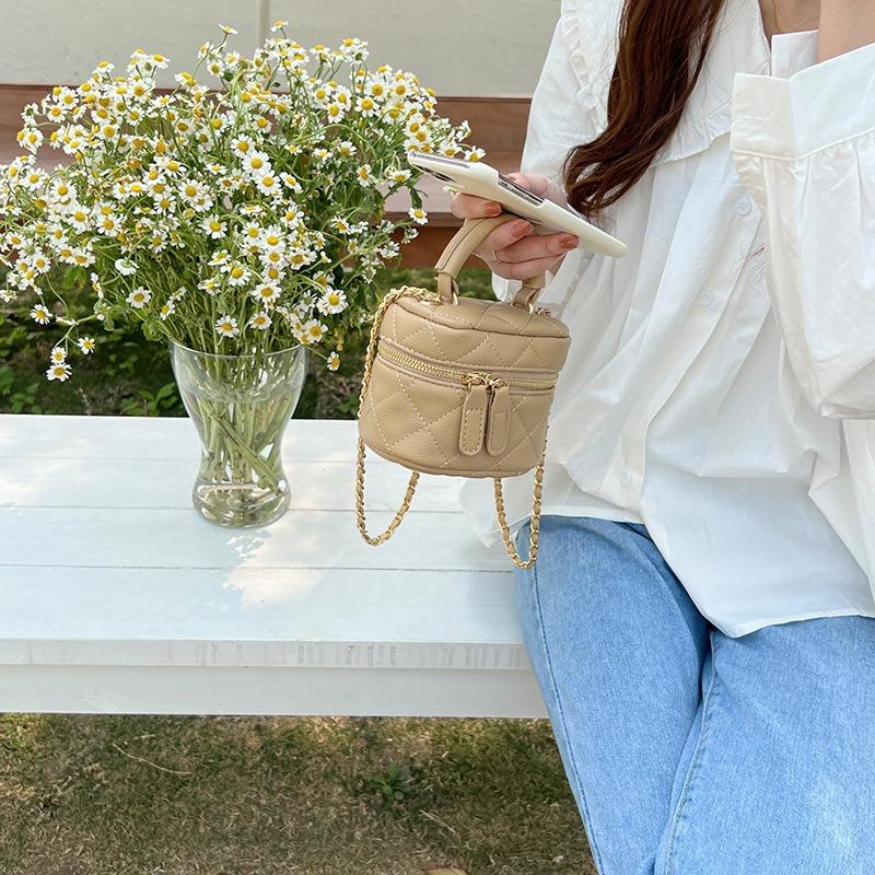 Spring and Summer New Portable Mini Bag, Diamond Chain Bag, Versatile Single Shoulder Crossbody Lipstick Small Bag.