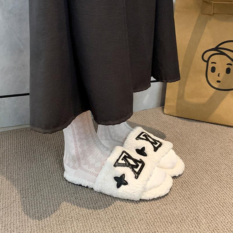 Fashion 2025 New Popular Women's Slippers Party Plush Summer New Best-Selling Furry Home Shoes Fur Flip Flops Female Slides Fur Shoes