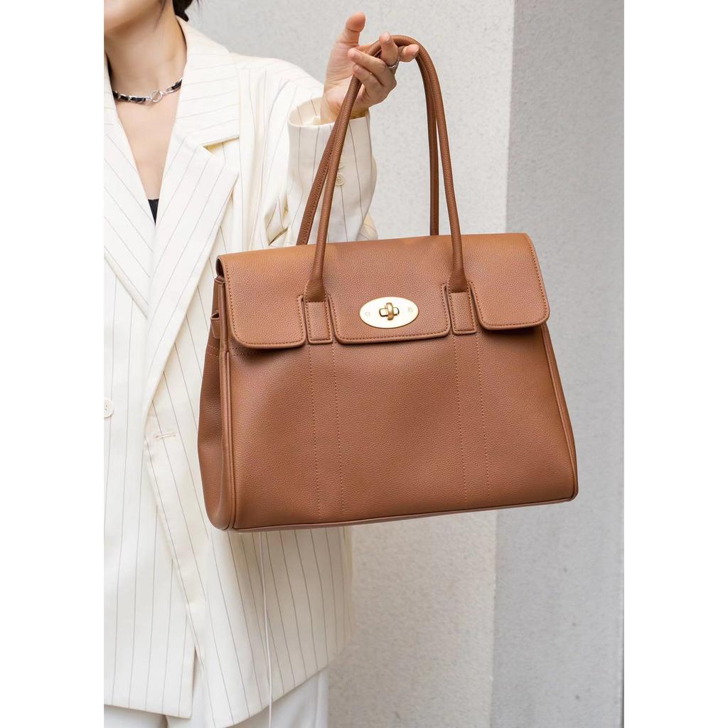 Head Layer Hovězí kůže Jedno rameno Velkokapacitní taška na dojíždění Dámská taška Tote Bag Taška do podpaží Taška na jedno rameno Yuan Quan Stejný styl Advokátní taška