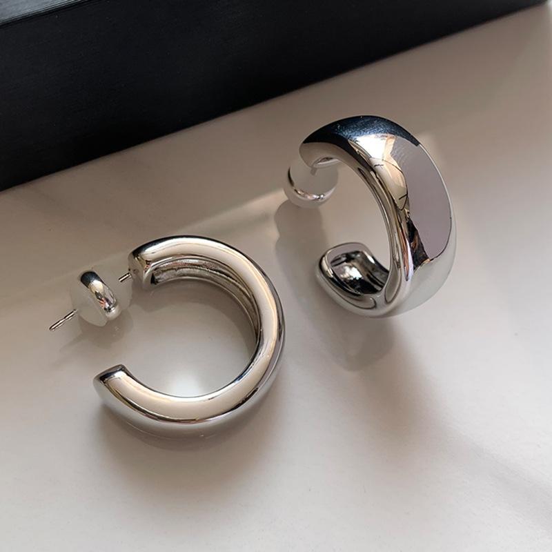 Серебряная Игла Преувеличенные Металлические Гладкие Серьги Женственность Простые Серьги-Кольца Европейские и Американские Серьги