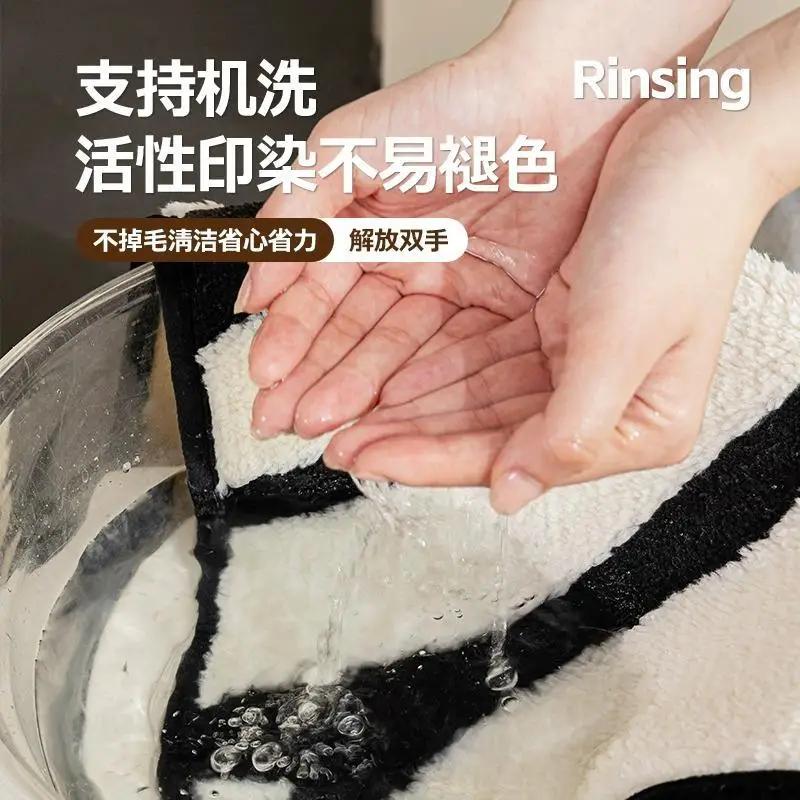 Nuovo Stile Nordico Addensato Di Alta Gamma Strisce Zebrate Antiscivolo E Resistente Ai Graffi Del Gatto Calda Copertura Per Divano Soggiorno Copertura Per Divano In Peluche