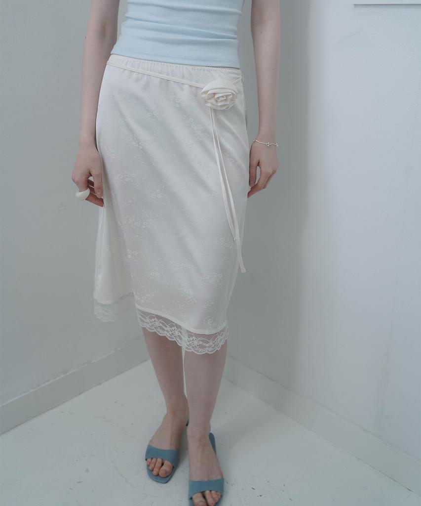 HEEARI Rowe Flower Corsage Satin Skirt_Ivory