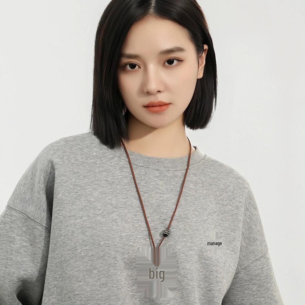Starfish Pendant Summer Necklace: Beach-Ready Accessory for Women with Skirts and Sweaters
