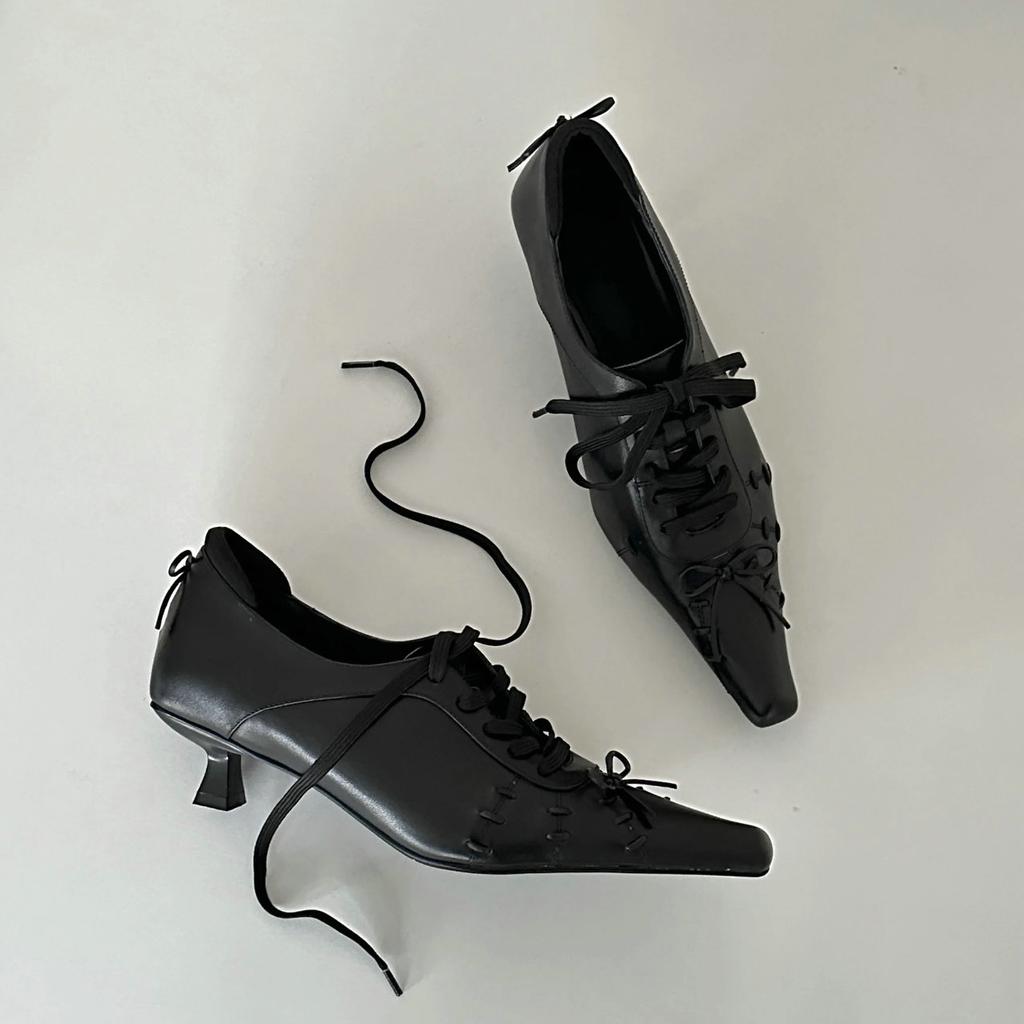 Fashion A New Spring Collection Of Retro Pointed-Toe Gothic Lace-Up Leather Shoes For Women With A Niche Design And Slender Heels