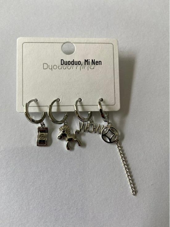 Unisex Retro Crown Ear Clip for Non-Pierced Ears - Exaggerated Cool Design