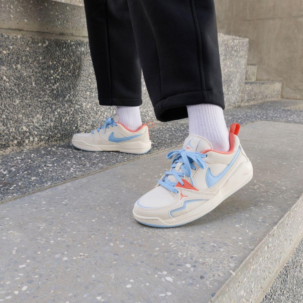 

Jordan CMFT Era Pale Ivory Mango Psychic Blue (Women s) 36