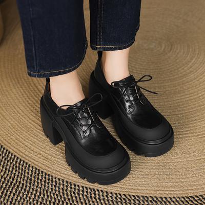 Britischer Stil dicksohlige dickabsatzige kleine Lederschuhe Damen 2025 neu Frühling hochhackig wasserdicht Plateau Schnürung Spleißleder einzelne Schuhe