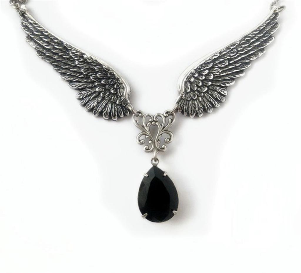 Gothic Punk Ancient Silver Angel Wings Black Water Drop Pendant Necklace for Women Men Charm Choker Chain Jewelry Accessory Gift