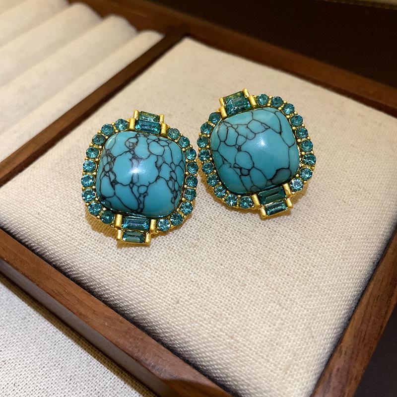 

Vintage medieval jewelry silver needle diamond artificial turquoise stud earrings women s simple retro design earrings high sense