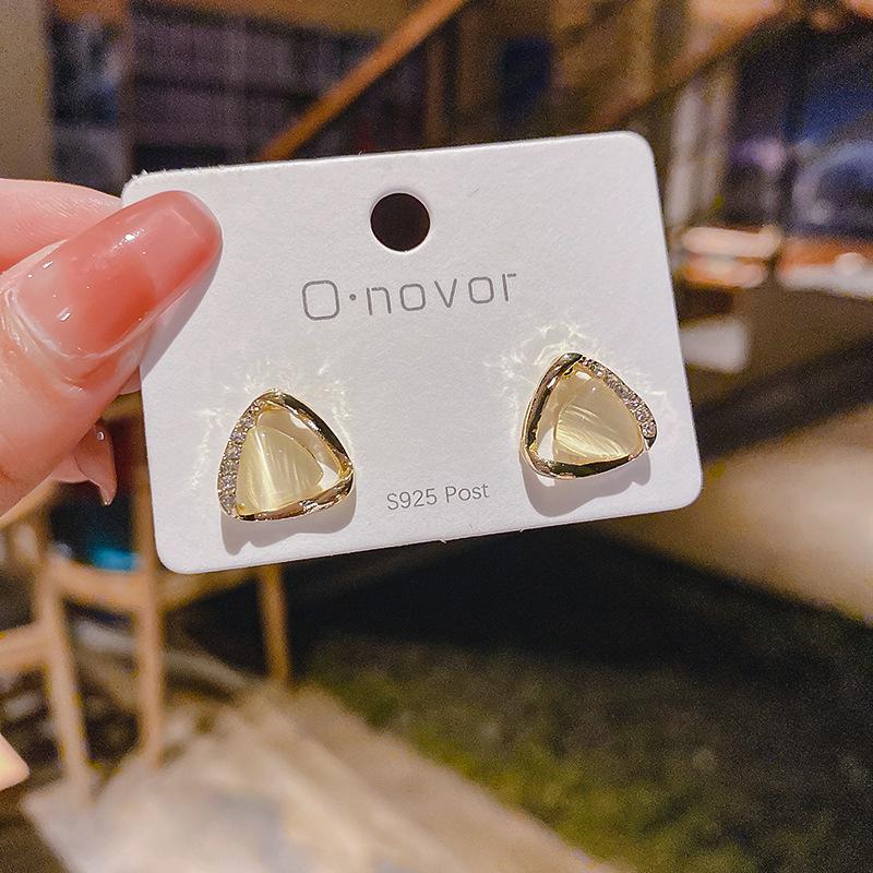 Korean Fashion Earrings for Women Triangular Geometric Opal Earrings Simple Crystal Statement Wedding Party Jewelry Gifts