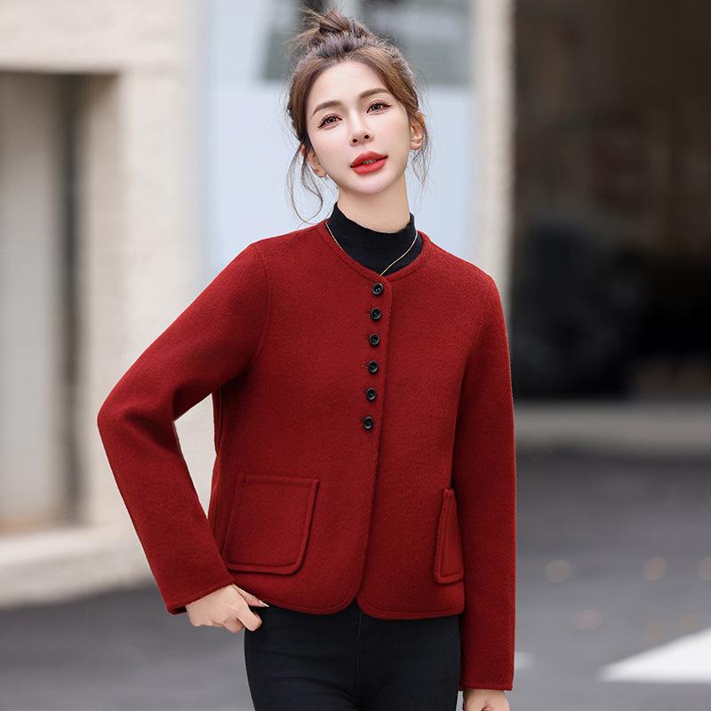 2024 Women's Petite Single-Breasted Slim Wool Coat in Solid Colors - Trendy Short Design for Winter