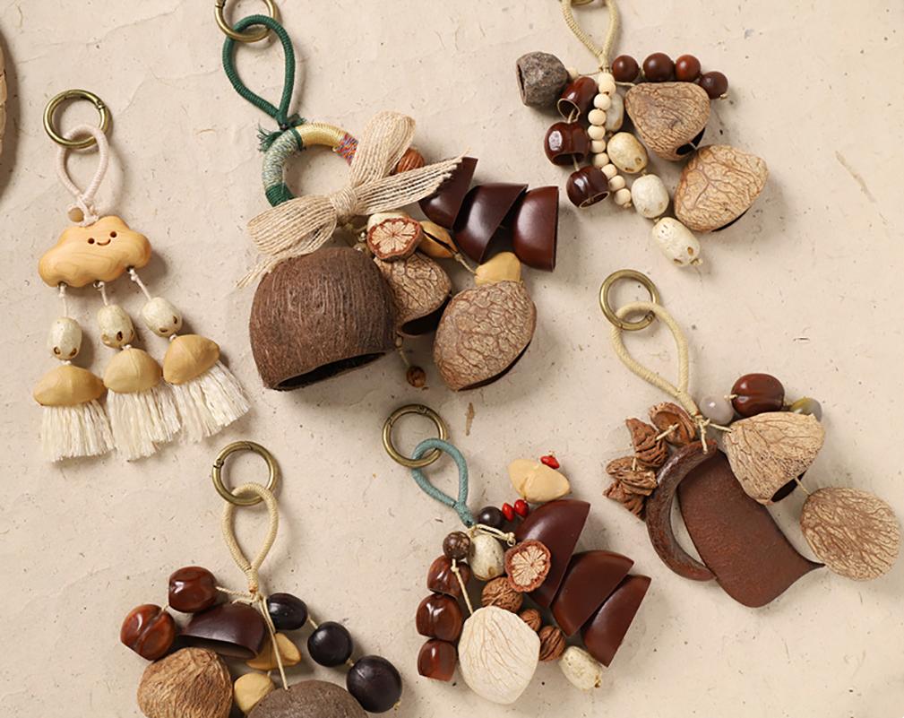 Natural Handmade Fruit Shell Hanging Bell Seed Sound Healing Hand-cranked Bell Full Of Wish Fruit Bag Ornaments Yunnan Gift
