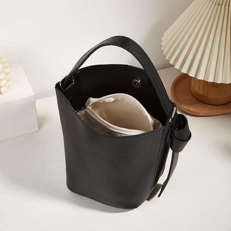 New Women's Bag High-end Niche Design Portable Bucket Bag Fashionable Versatile Commuter Shoulder Messenger Bag