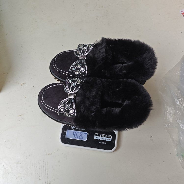 Mao Mao shoes Doudou shoes women's 2025 autumn and winter new warm and velvet Korean version versatile flat-bottomed snow boots women's cotton shoes