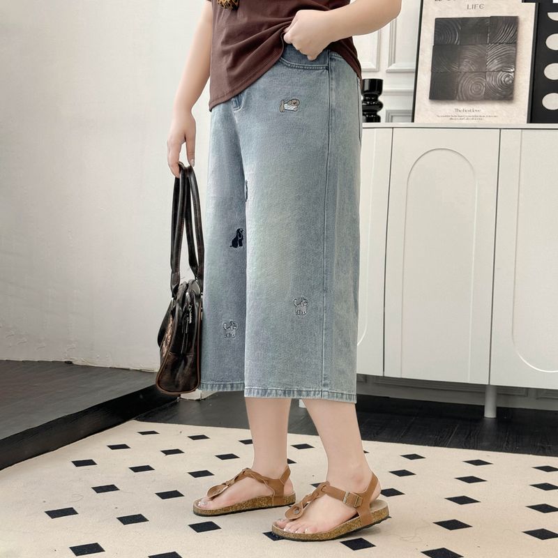 

Plus size women clothing [Chic Jeans] Childlike Puppy Embroidered Wide-Leg Pants Summer New High Waist Capri Pants Light Blue 38