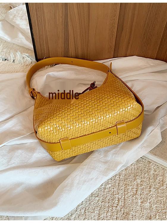 2026 Stylish Woven Dumpling Bag: Large-Capacity Women's Shoulder Handbag