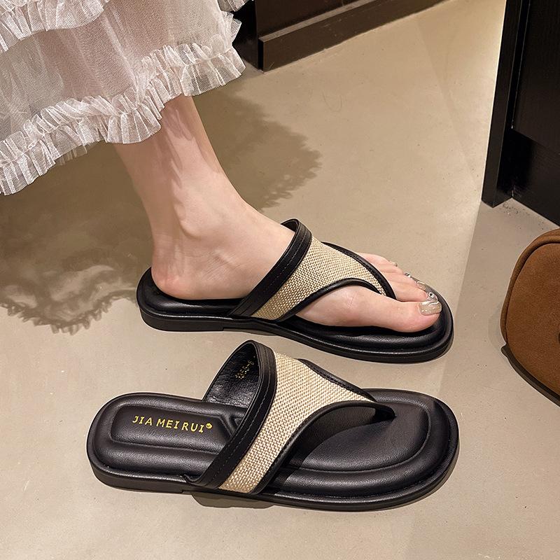 Korean version of soft-soled toe slippers for women's summer wear 2025 new casual fashion open-toed beach cool slippers