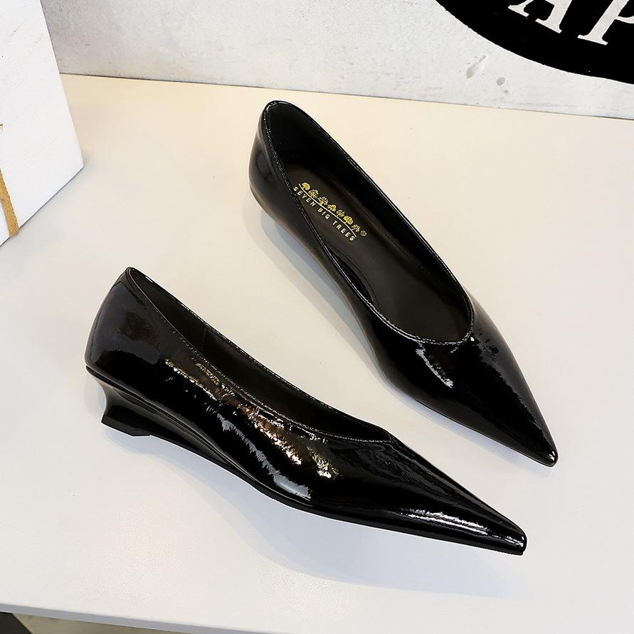 European American banquet women's shoes pointed commuter casual shallow mouth versatile flat-bottomed tapered heel shoes