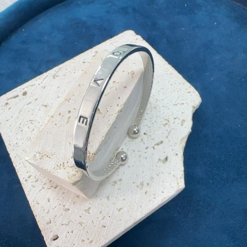 

Минималистский браслет Love в форме буквы C: Универсальный дизайн английских букв для женщин