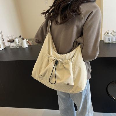 Wasserdichte Nylontasche Studentische Umhängetasche für den Unterricht Stofftasche mit großem Fassungsvermögen Leichte Schultertasche Einfarbige Tasche