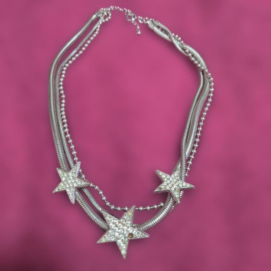 Used Star motif 3-strand necklace silver color