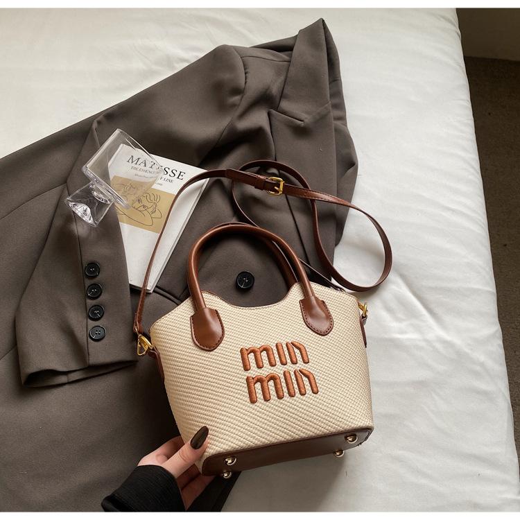 

2025 summer new handbag bag women s niche design bucket bag high-end shoulder bag daily commuter messenger bag