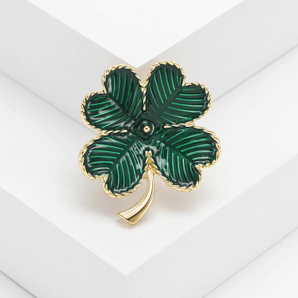 Classic Enamel Four Leaf Clover Brooches for Women Rhinestone Plant Pins Keychain Event Party New Year Gifts Jewelry Accessories
