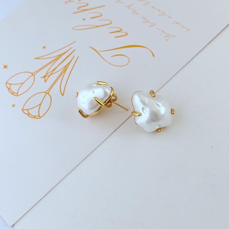 Meier New fashionable, light luxury, commute-ready, minimalist, niche design irregular pearl inlaid metal stud earrings