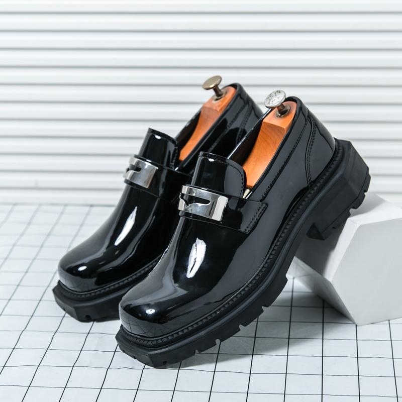 Fashion Spring New Green Thick Soled Loafers Metal Buckle Waterproof Platform Square Toe Business Casual Shoes Adult Men's Wedding Shoes