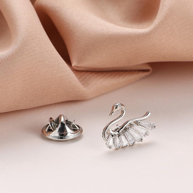 

Брошь женская премиум-класса против оголения: Медная брошь-лацкан и декор для корсажа