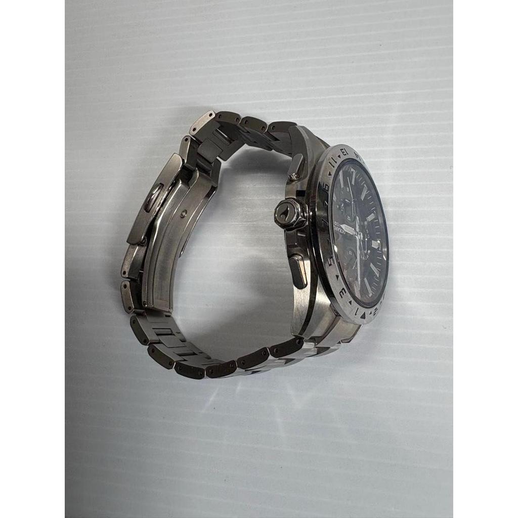 Used Excellent condition, with manual and box! CASIO OCEANUS OCW-T3000-1AJF Radio-controlled Solar, Smartphone Link, Titanium, Chronograph