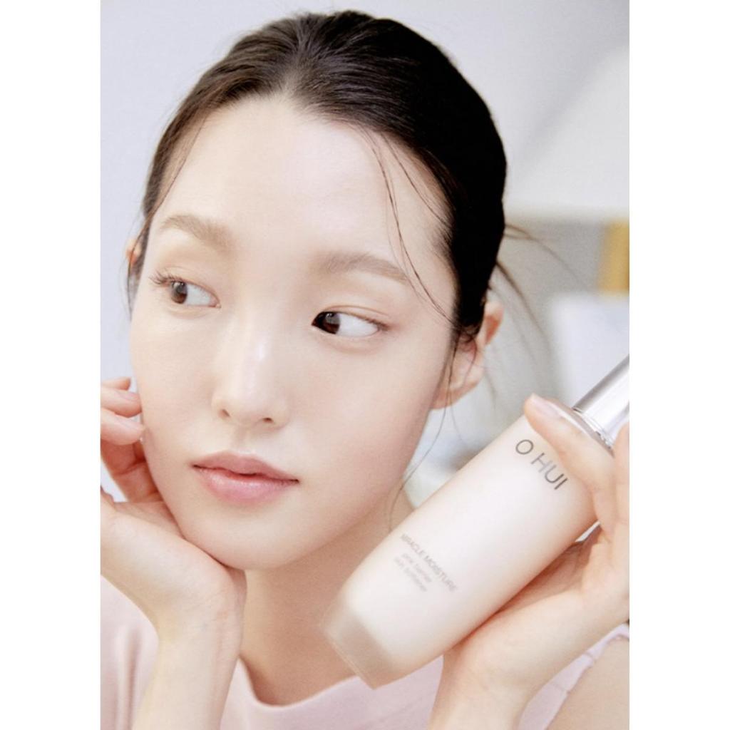 Ohui Miracle Moisture Special Set  (Softener 150ml + Emulsion 130ml + Cream 30ml)