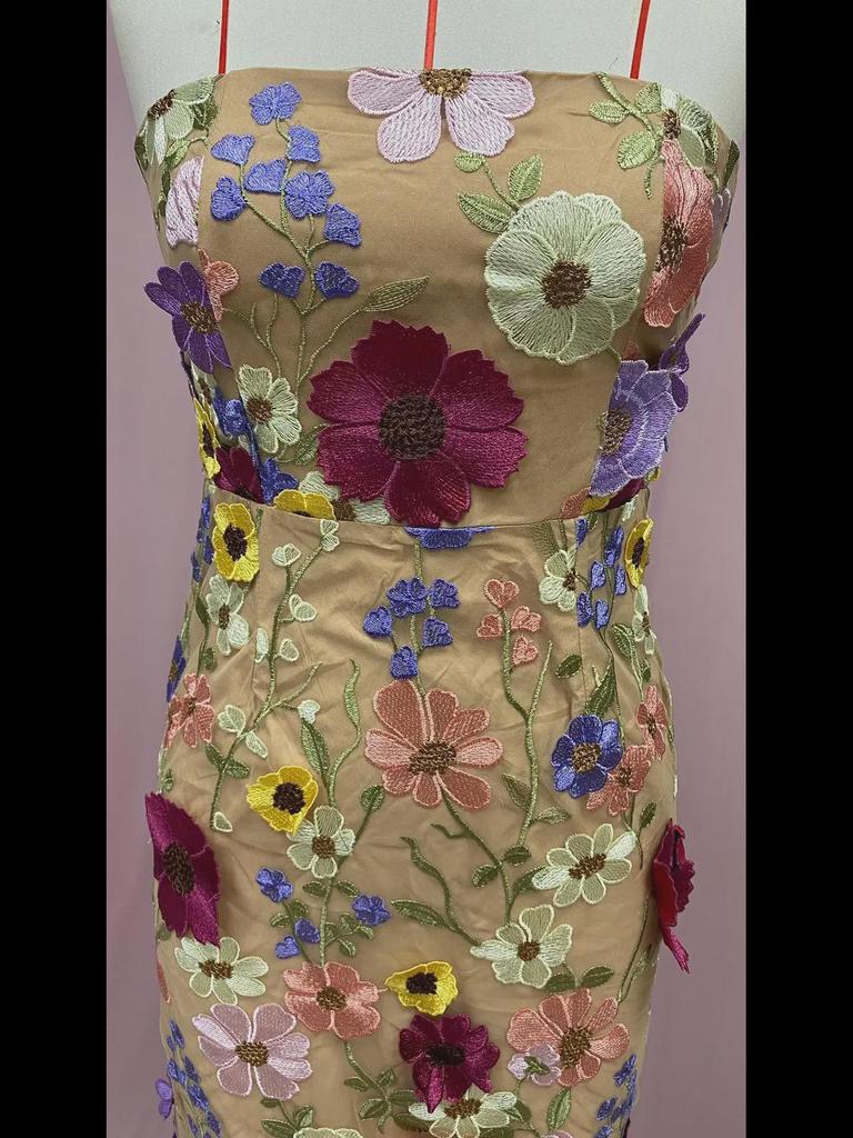 2025 Europäisches und amerikanisches sexy ärmelloses Midikleid mit bunter 3D-Blumenstickerei