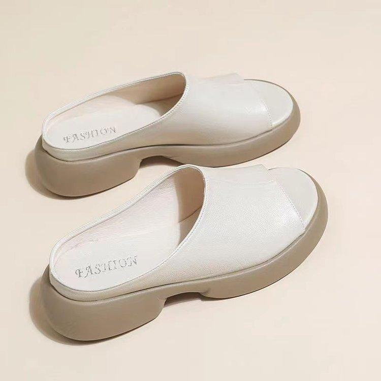 Women's large-size slippers outer wear 2025 summer new versatile and explosive thick-bottomed one-word drag comfortable soft-bottomed cool slippers