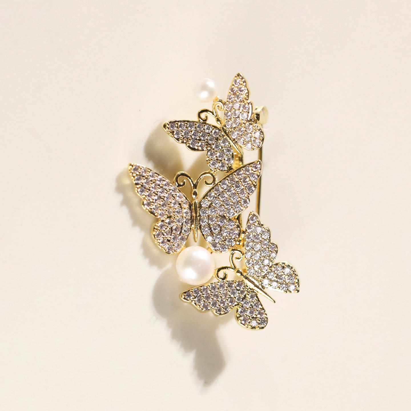 Bo Xin Yun Butterfly Brooch: High-End Cubic Zirconia  Freshwater Pearl Pin